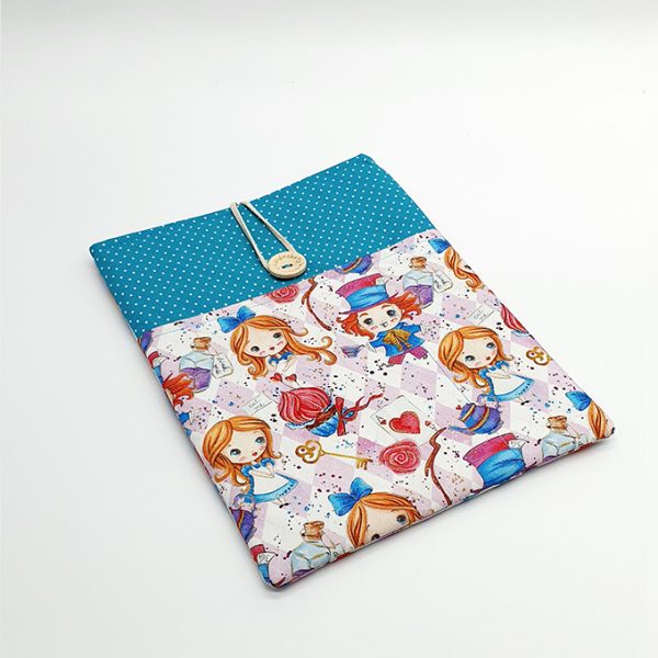 Funda libro alicia en el pais de las maravillas rosa