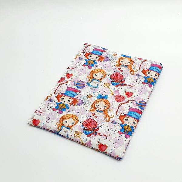 Funda libro alicia en el pais de las maravillas rosa 2