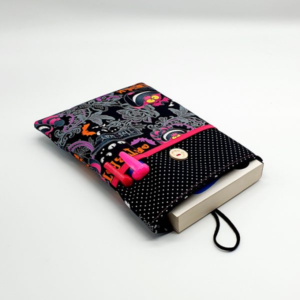 Funda libro gato de alicia en el país de las maravillas